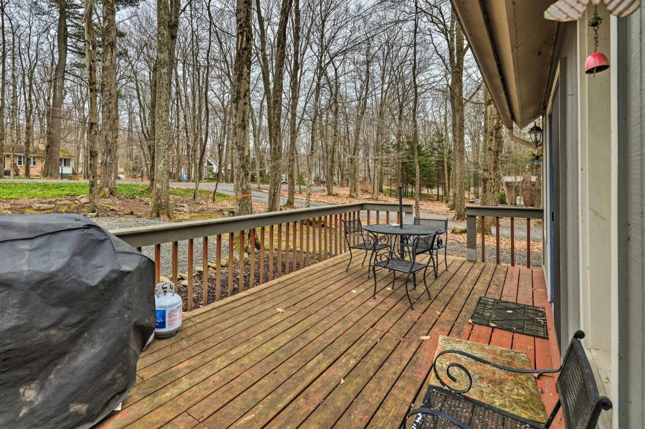 Poconos Vacation Home Walk To Locust Lake! Pocono Lake Экстерьер фото